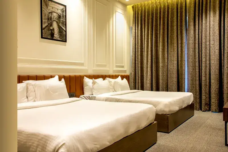 Twin Master Bed - Four Pax Room With Two Toilets